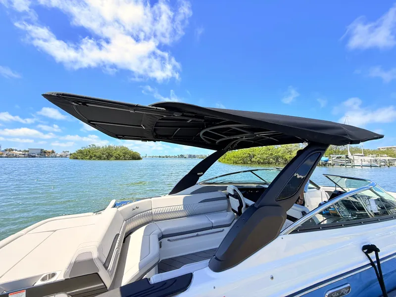 Slide: The Image of Sea Ray SLX 280 Outboard 2026 - 43
