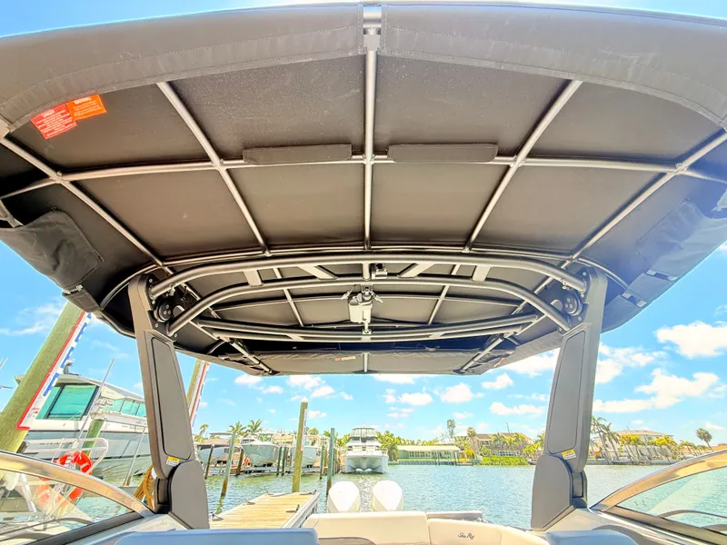 Slide: The Image of Sea Ray SLX 280 Outboard 2026 - 44