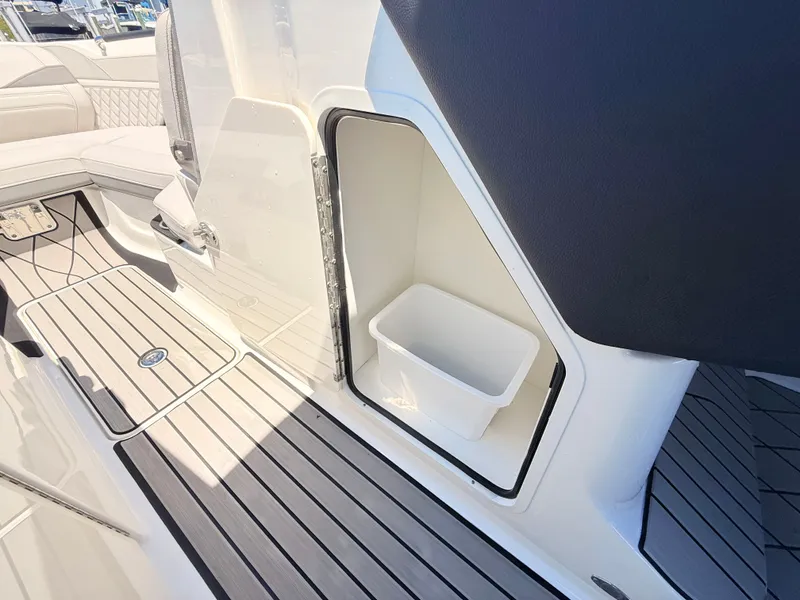Slide: The Image of Sea Ray SLX 280 Outboard 2026 - 66