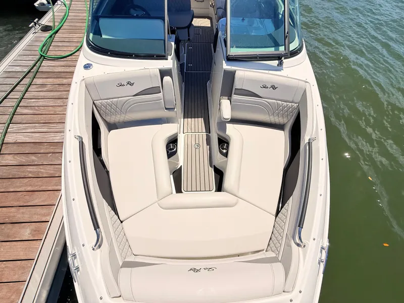 Slide: The Image of Sea Ray SLX 280 Outboard 2026 - 70