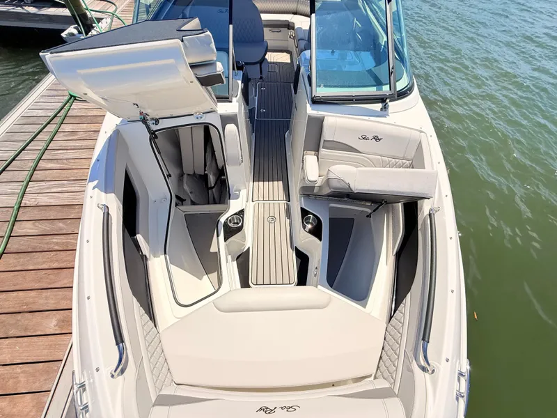 Slide: The Image of Sea Ray SLX 280 Outboard 2026 - 71