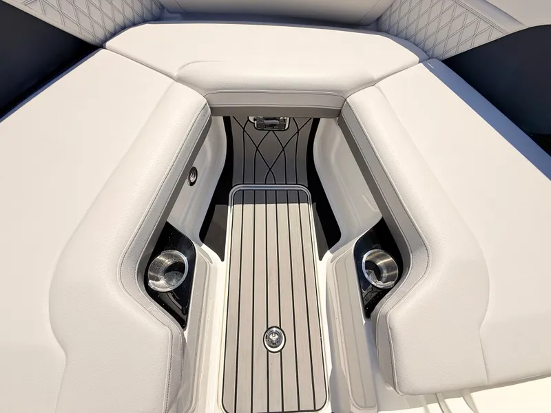 Slide: The Image of Sea Ray SLX 280 Outboard 2026 - 76