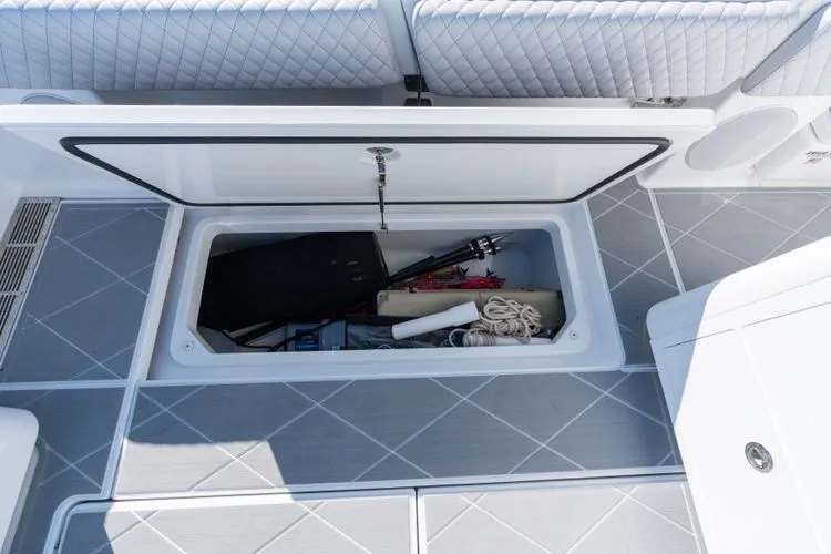 Slide: The Image of 2026 Hcb 48 Campeon - Image 18 - 18