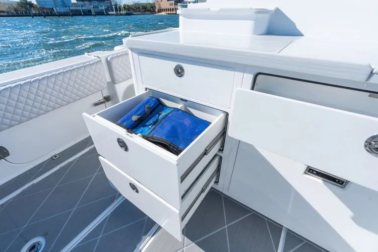 Slide: The Image of 2026 Hcb 48 Campeon - Image 26 - 26