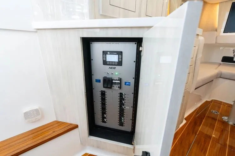 Slide: The Image of 2026 Hcb 48 Campeon - Image 58 - 58