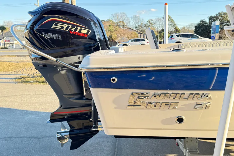 Slide: The Image of 2026 Carolina Skiff 21 Ultra Elite boat with Yamaha SHO VMAX engine. - 10
