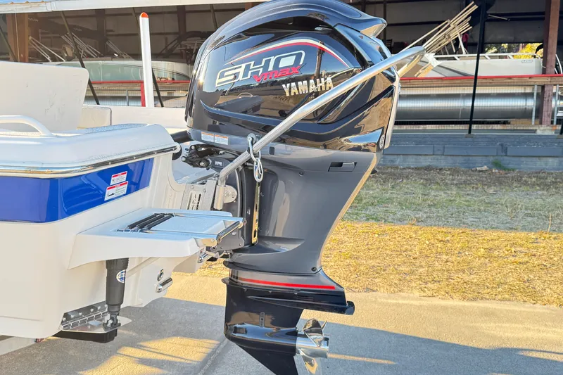 Slide: The Image of 2026 Carolina Skiff 21 Ultra Elite with Yamaha SHO VMAX outboard motor. - 7