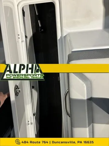 Slide: The Image of Scarab 165 SE 2026 - 6