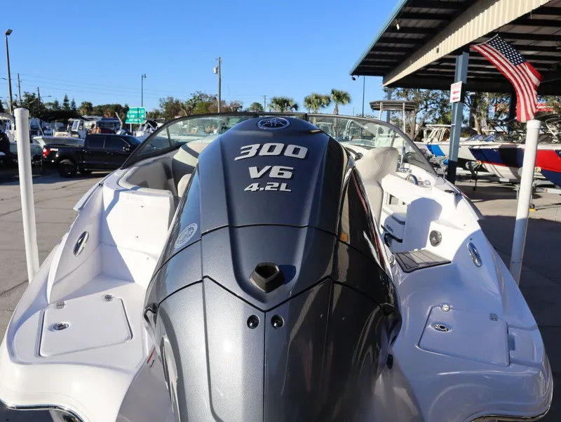 Slide: The Image of Southwind 2400 SD 2025 - 12