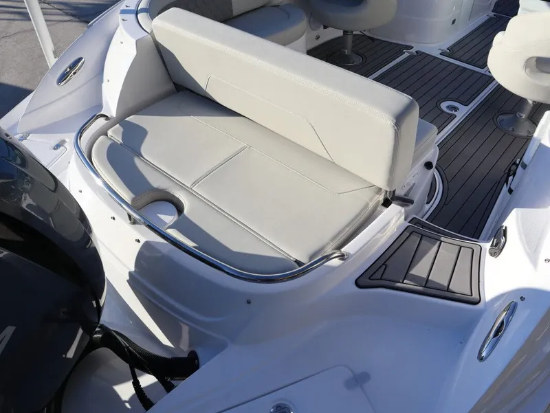 Slide: The Image of Southwind 2400 SD 2025 - 13