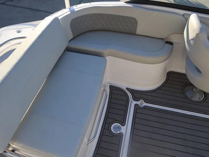 Slide: The Image of Southwind 2400 SD 2025 - 20