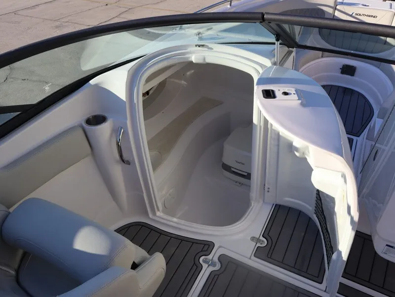 Slide: The Image of Southwind 2400 SD 2025 - 25