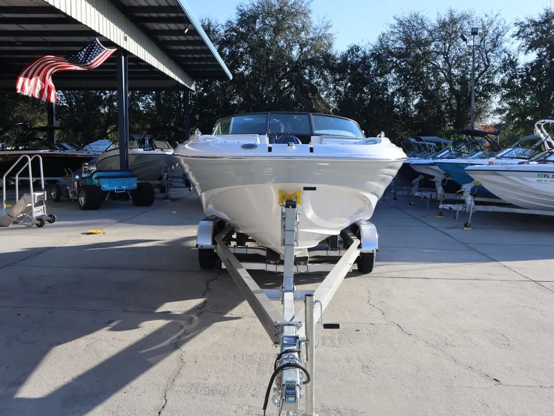 Slide: The Image of Southwind 2400 SD 2025 - 5