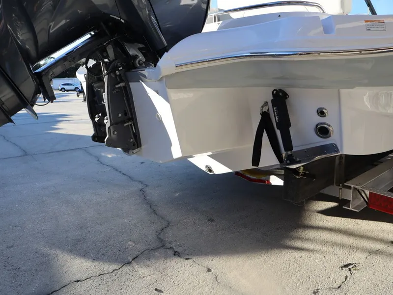 Slide: The Image of Southwind 2400 SD 2025 - 8