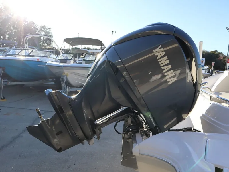 Slide: The Image of Southwind 2400 SD 2025 - 9