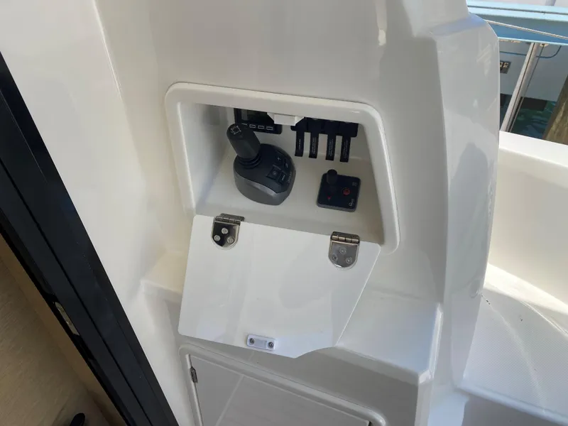 Slide: The Image of Joy stick and bow thruster controls on aft deck - 5