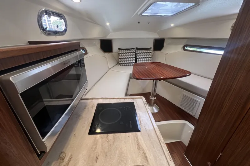 Slide: The Image of Pursuit 325 AUDACIOUS - Interior - 16