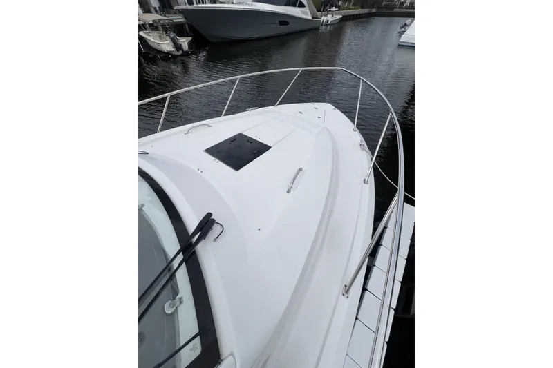 Slide: The Image of Pursuit 325 AUDACIOUS - Exterior - 3