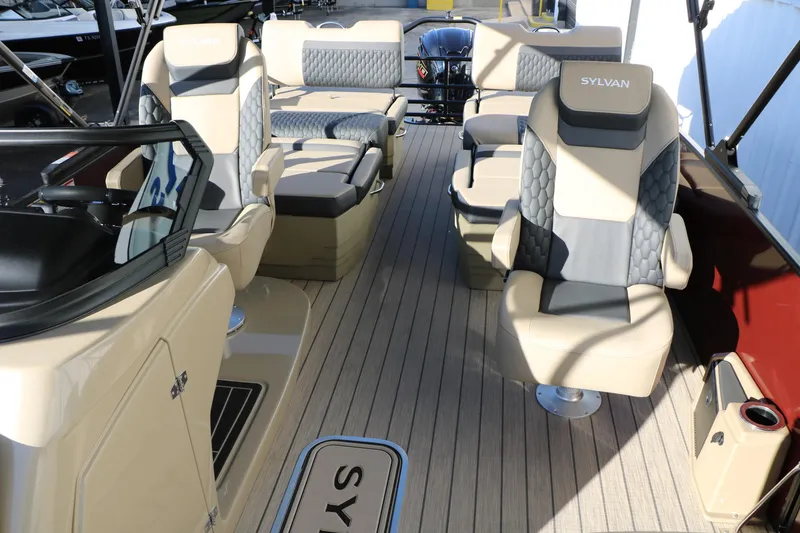 Slide: The Image of 2026 Sylvan L3 RLZ boat interior with luxurious seating and modern design. - 31