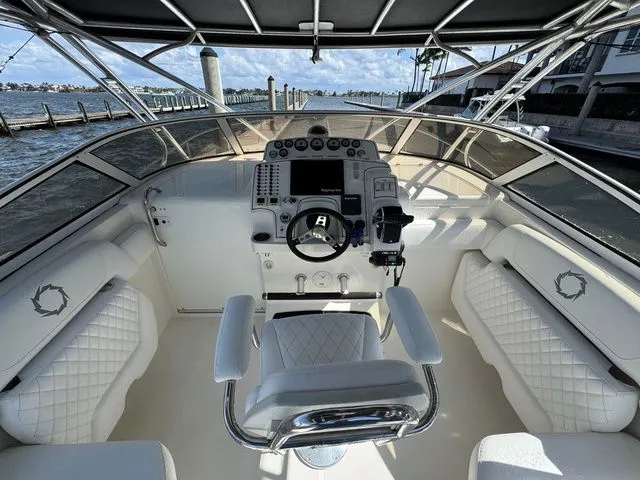 Slide: The Image of Fountain 33 Sportfish Cruiser 2007 - 12