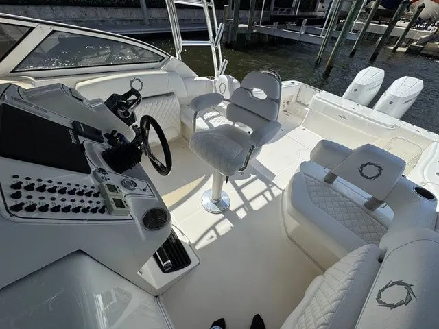 Slide: The Image of Fountain 33 Sportfish Cruiser 2007 - 14