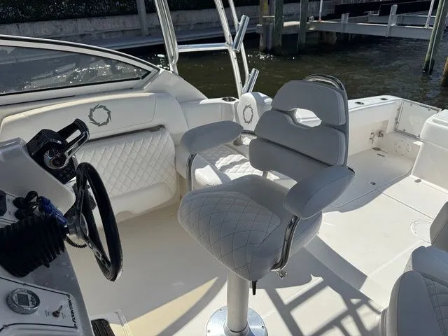 Slide: The Image of Fountain 33 Sportfish Cruiser 2007 - 16