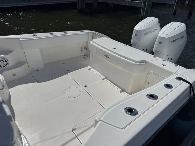 Slide: The Image of Fountain 33 Sportfish Cruiser 2007 - 18