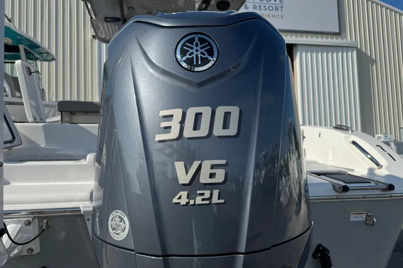 Slide: The Image of 2023 Sea Pro 239 Deep V CC with Yamaha 300 V6 4.2L outboard engine. - 32