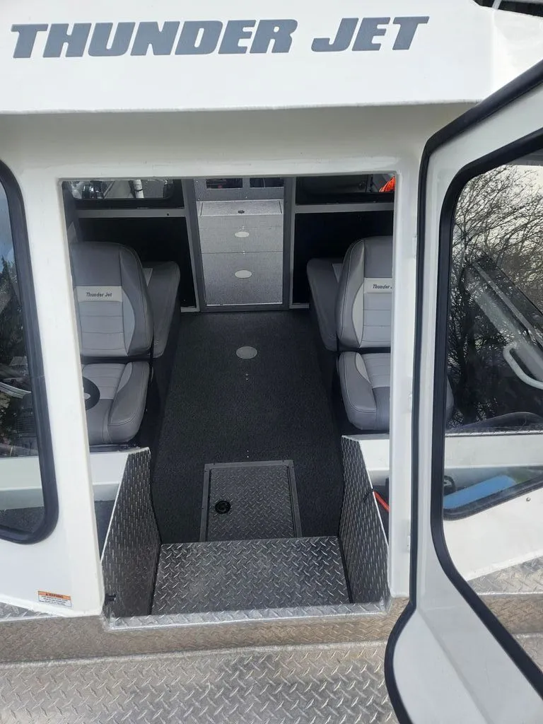 Slide: The Image of Thunder Jet 24 Alexis Pro 2021 - 35