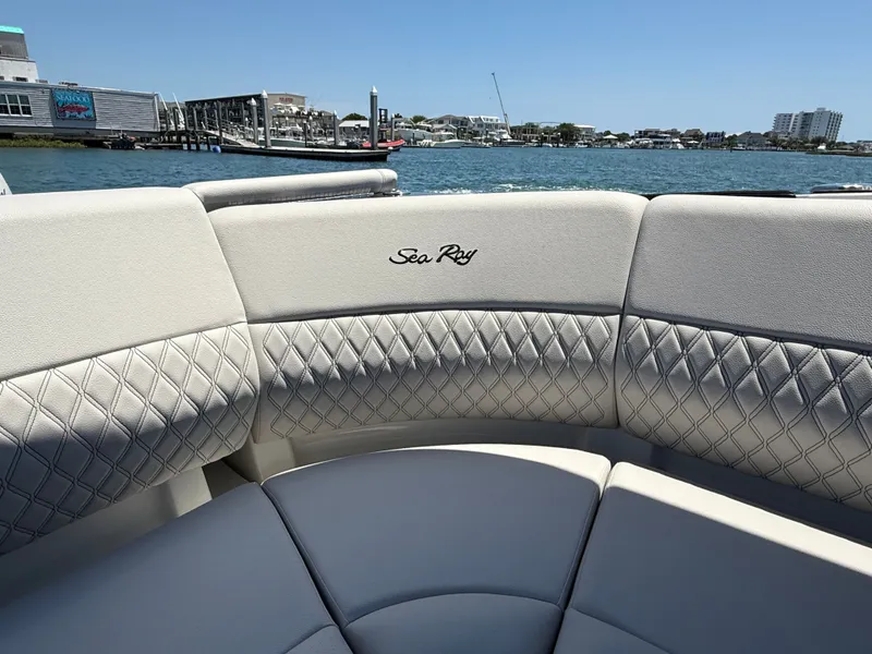 Slide: The Image of Sea Ray SLX 280 Outboard 2026 - 25