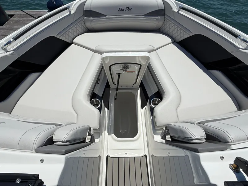 Slide: The Image of Sea Ray SLX 280 Outboard 2026 - 28