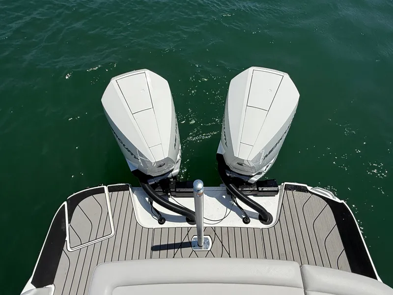 Slide: The Image of Sea Ray SLX 280 Outboard 2026 - 6