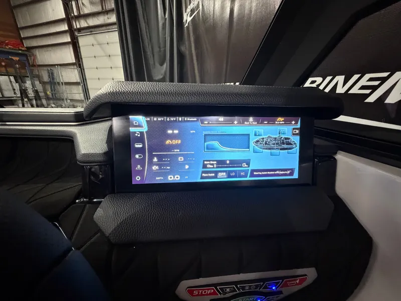 Slide: The Image of Nautique Super Air Nautique S21 2026 - 50
