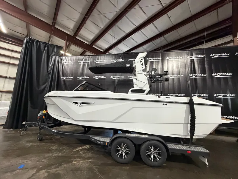 Slide: The Image of Nautique Super Air Nautique S21 2026 - 6