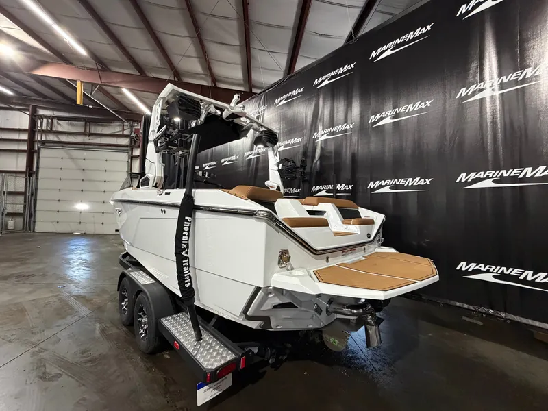 Slide: The Image of Nautique Super Air Nautique S21 2026 - 8