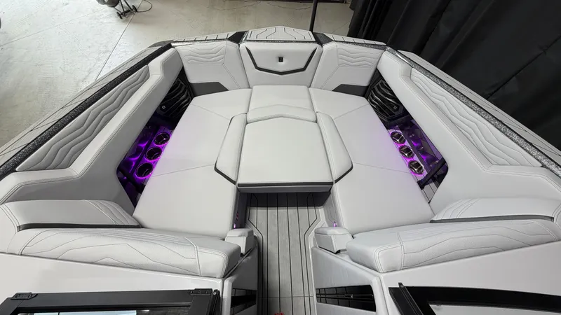 Slide: The Image of Nautique Super Air Nautique G23 2026 - 82