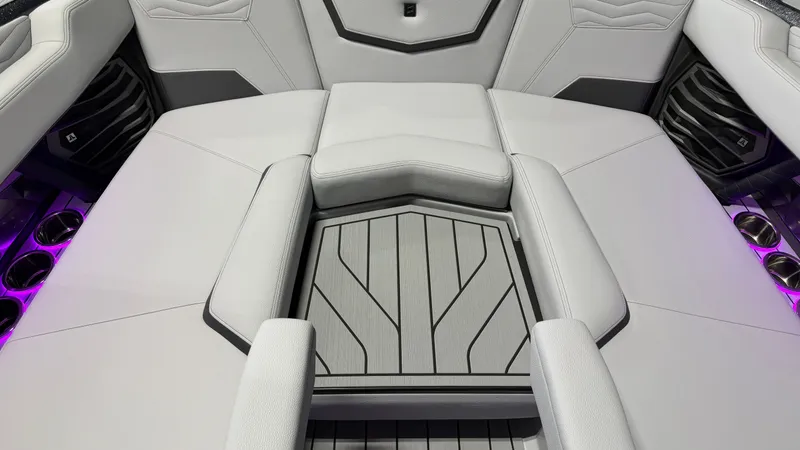 Slide: The Image of Nautique Super Air Nautique G23 2026 - 95