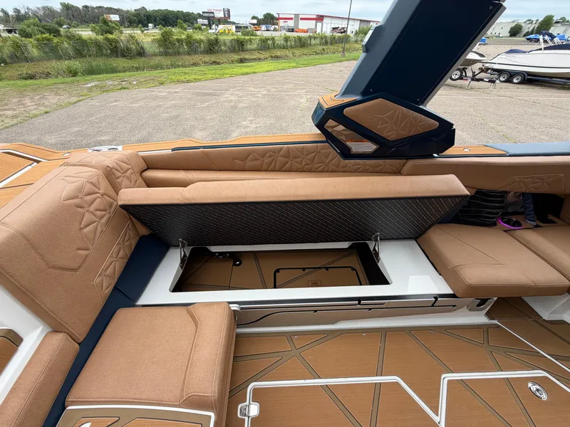 Slide: The Image of Nautique Super Air Nautique G25 Paragon 2026 - 24