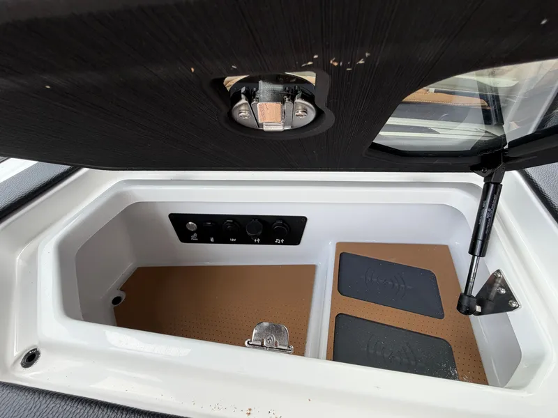 Slide: The Image of Nautique Super Air Nautique G25 Paragon 2026 - 42