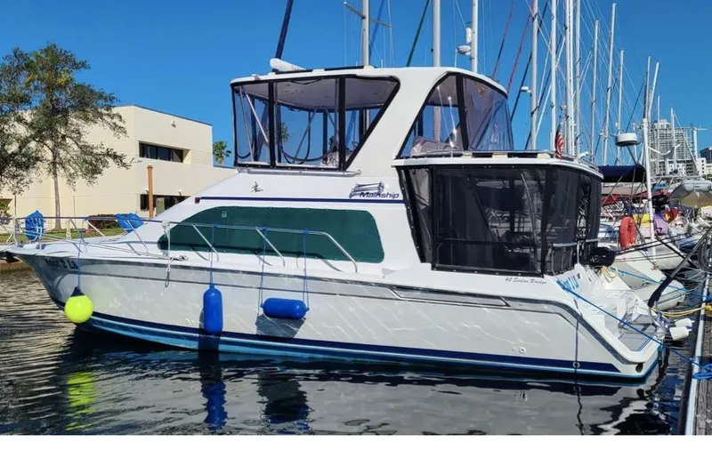 The Image of 1998 Mainship 40 Deck Salon - 0