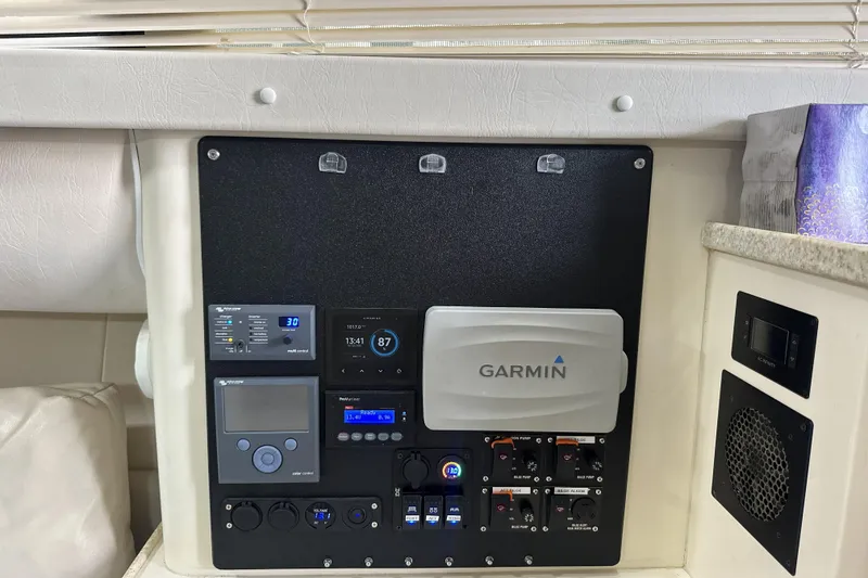 Slide: The Image of 1998 Mainship 40 Deck Salon - 17