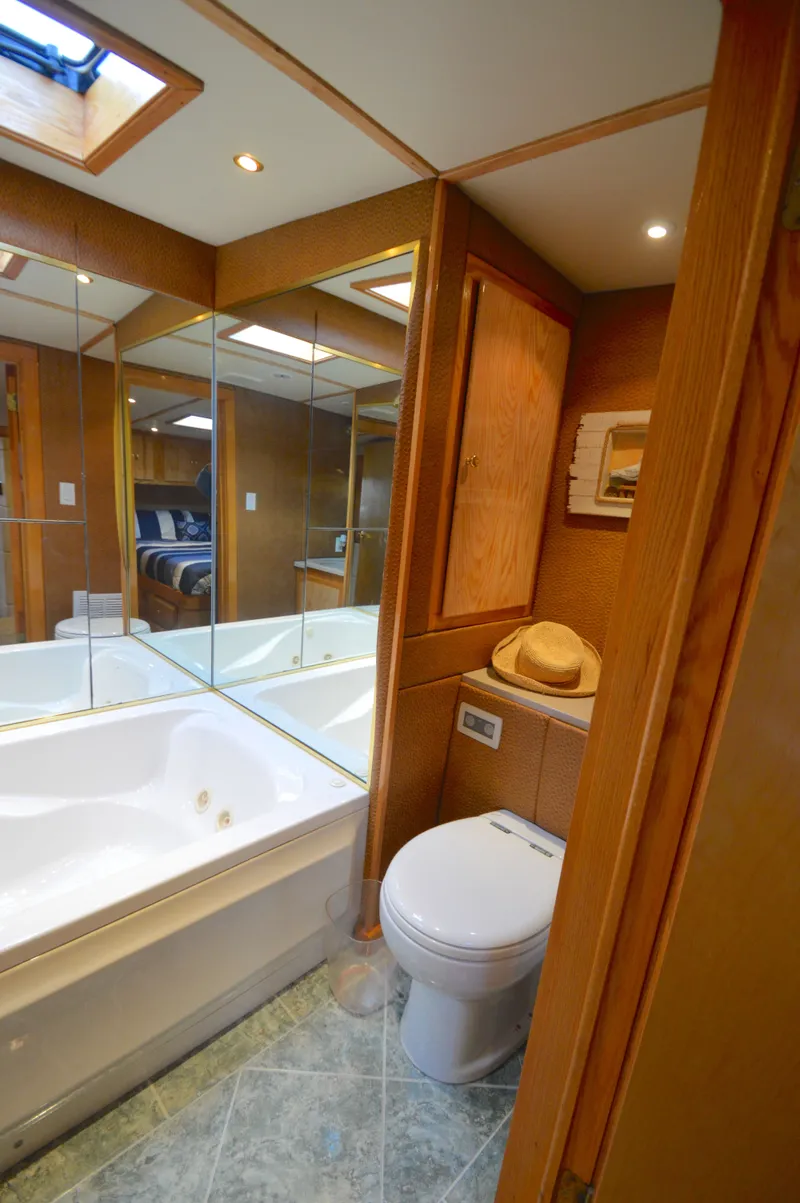 Slide: The Image of Luxurious bathroom in a 2004 Chesapeake 58 yacht. - 28
