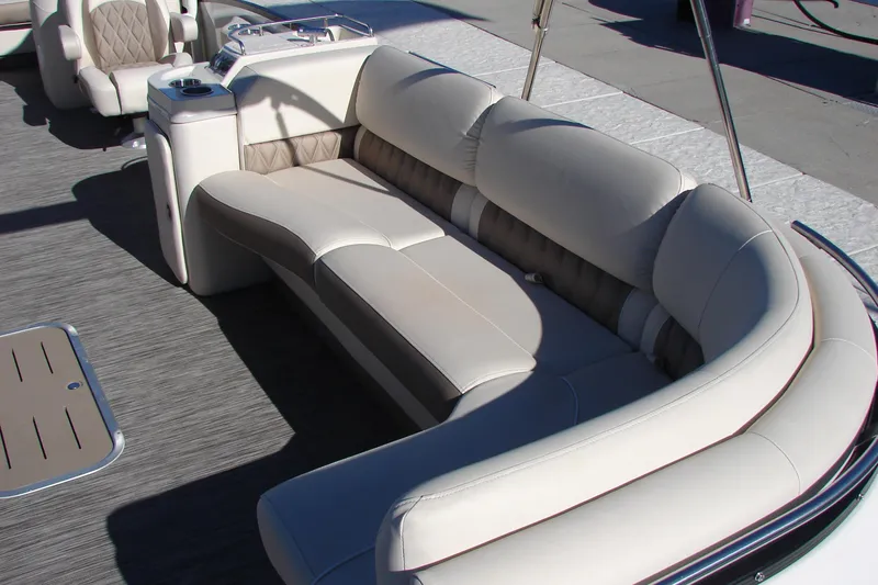 Slide: The Image of Luxurious seating on 2021 Bennington QX 30 QXFBWA X2 Wide Beam pontoon boat. - 24