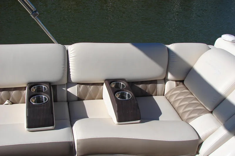 Slide: The Image of Luxurious seating on 2021 Bennington QX 30 QXFBWA X2 Wide Beam boat. - 9