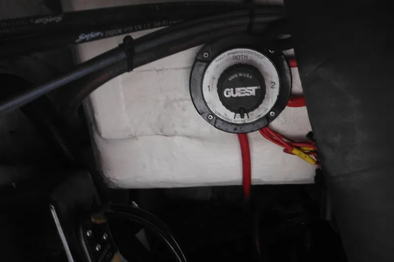 Slide: The Image of Battery switch in a 2006 Seaswirl Striper 2301 Dual Console O/B boat. - 23