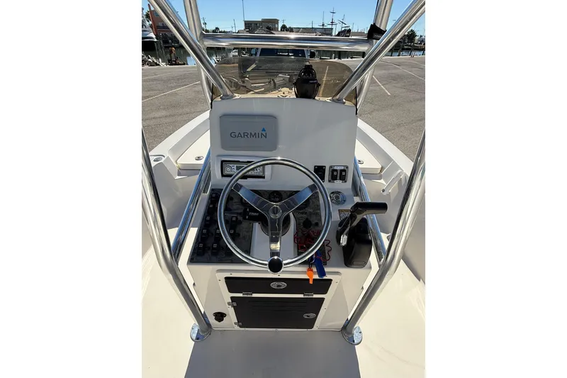 Slide: The Image of 2008 Pathfinder 2200 Tournament Edition boat console with Garmin navigation system. - 8