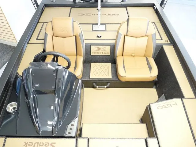 Slide: The Image of Xpress Hyper-Lift Bass H20 2026 - 8