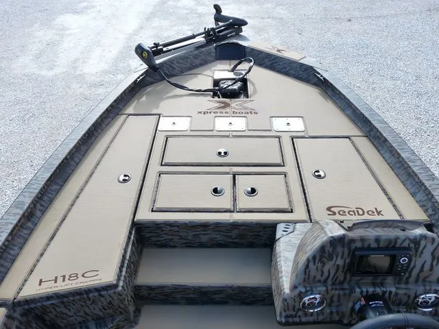 Slide: The Image of Xpress Hyper-Lift Crappie H18C 2026 - 10