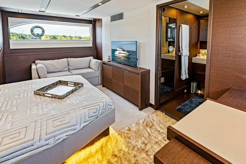 Slide: The Image of Master Stateroom - 28