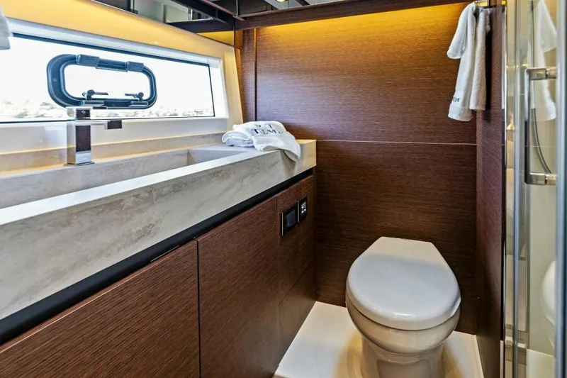 Slide: The Image of Guest Stateroom Head - 44